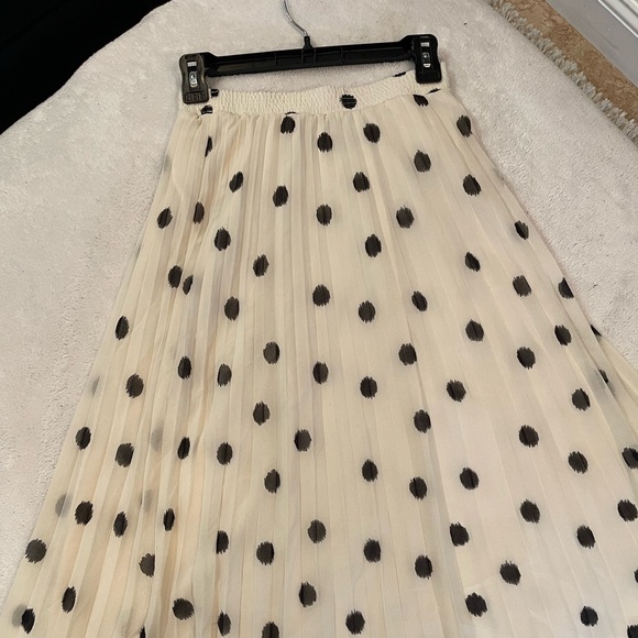 A new day pleated elastic waist polka dot midi Size XS - Picture 2 of 6